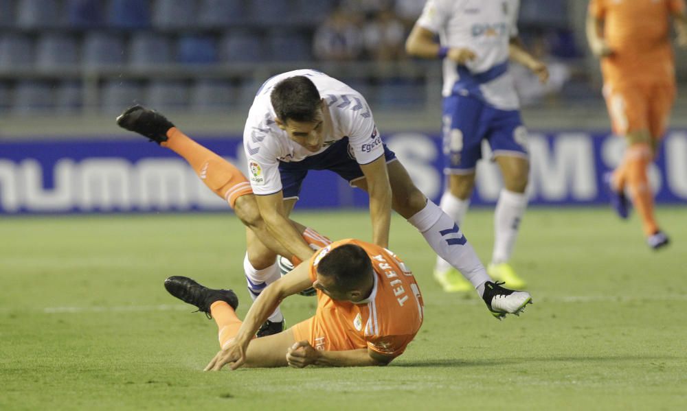 El partido entre el Tenerife y el Real Oviedo, en imágenes