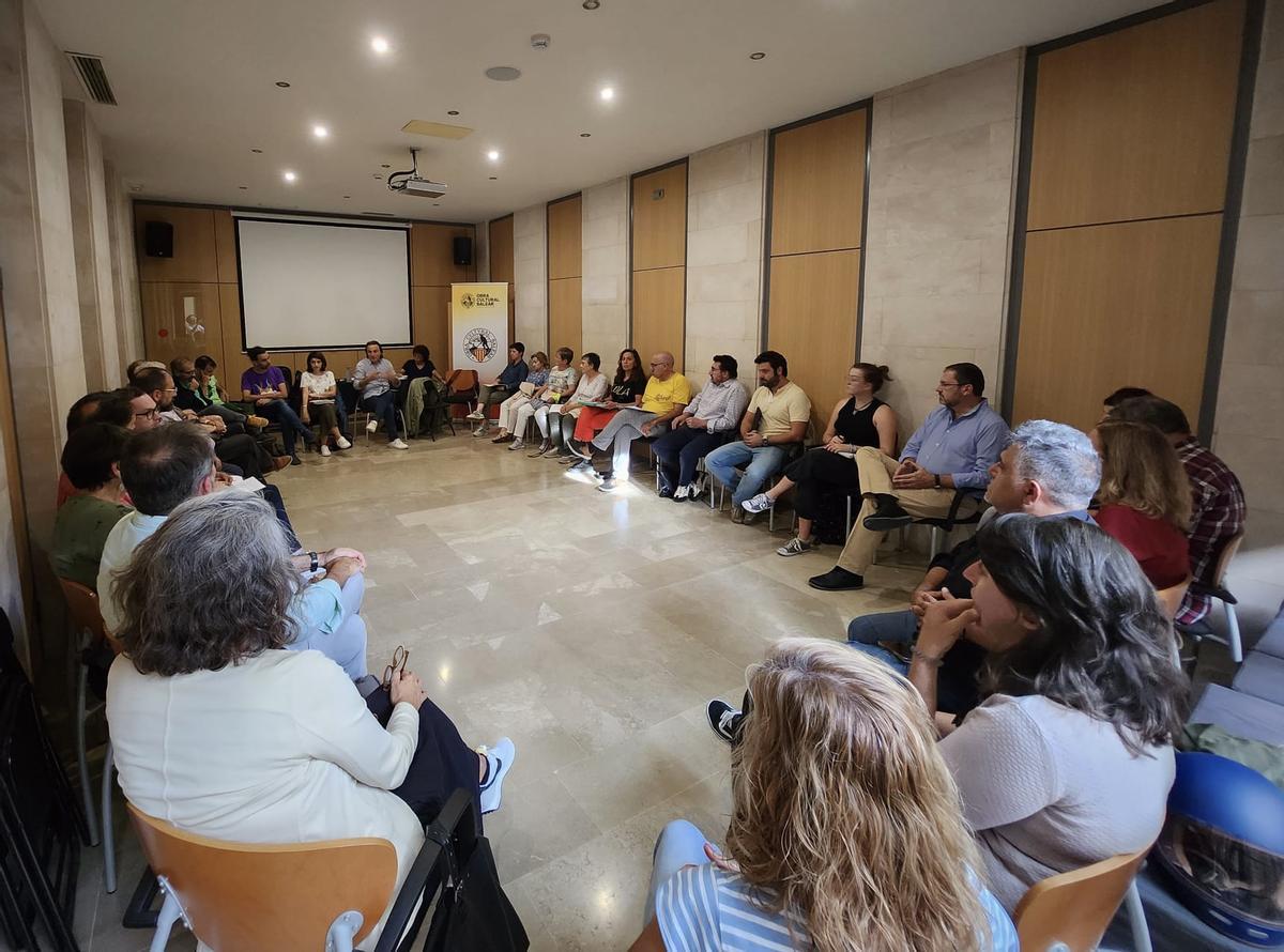 Las entidades, esta tarde reunidas en Ca'n Alcover.