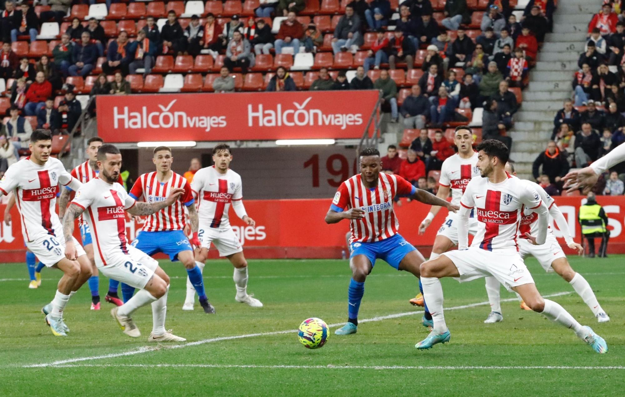 En imágenes: Así fue el Sporting-Huesca en El Molinón