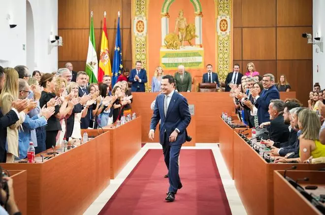 La investidura de Juanma Moreno como presidente de la Junta de Andalucía, en imágenes