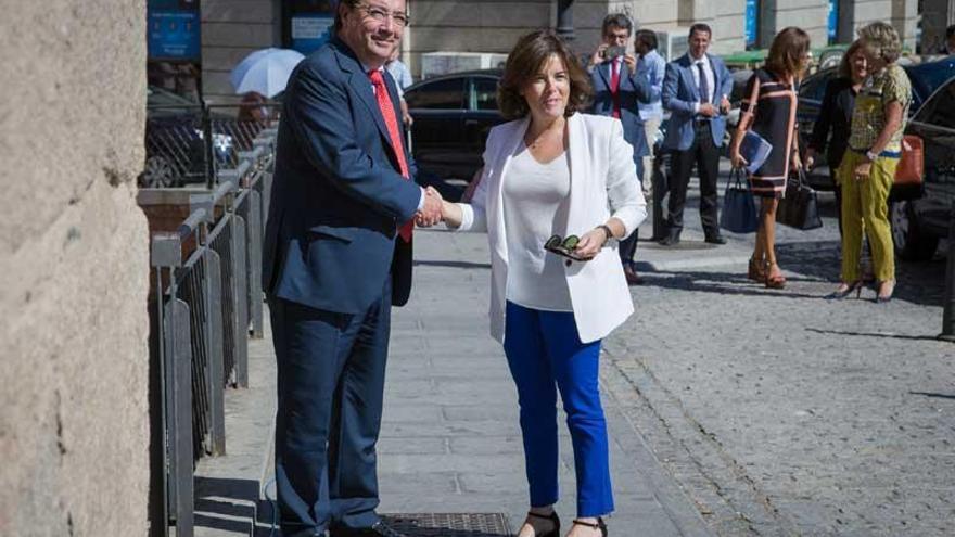 La vicepresidenta recalca que las obras de alta velocidad en Extremadura concluirán en 2019