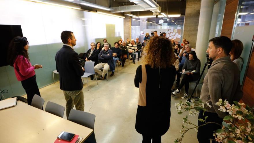 Sant Antoni recibe seis peticiones de ayudas para la reconversión de negocios del West End