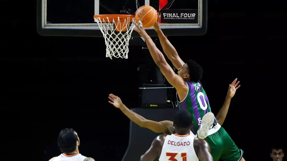 Unicaja sella el rep車ker de t赤tulos con otra exhibici車n defensiva