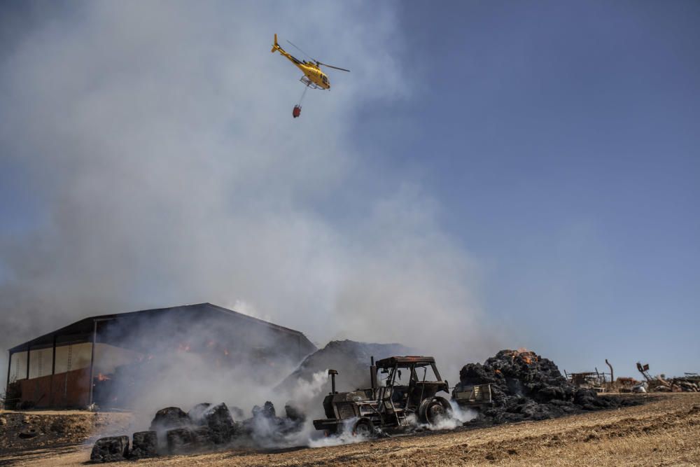 Incendio de una nave ganadera en Sanzoles