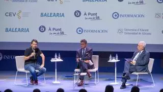 Margallo y Pablo Iglesias contraponen su visión de la actualidad política en el Foro Alicante