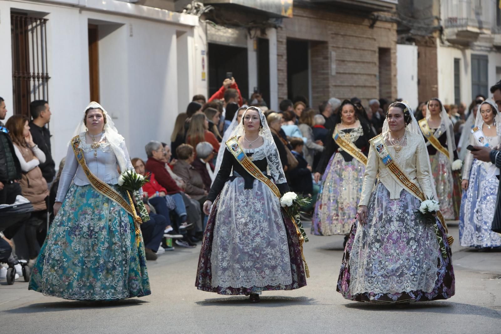 Búscate en la ofrenda a la Virgen en Torrent