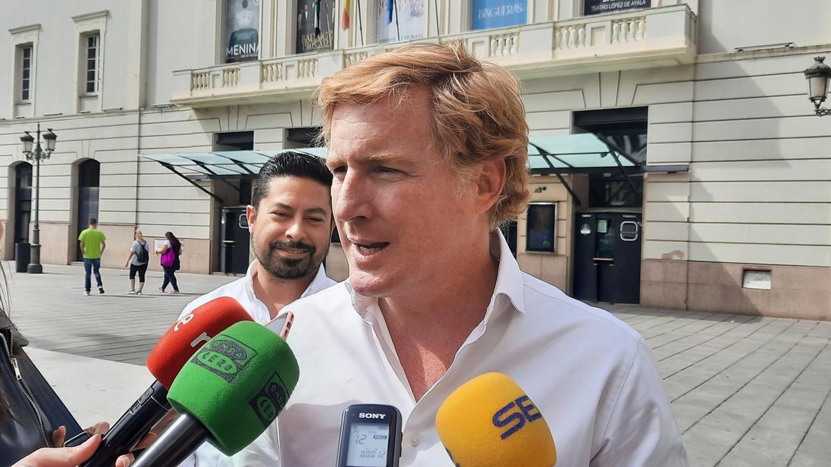 Ignacio Gragera compareciendo ante los medios de comunicación, ayer.