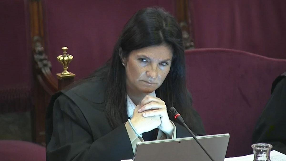 71e76550-73e8-4021-b102-f866bb4b55a2-hd-web