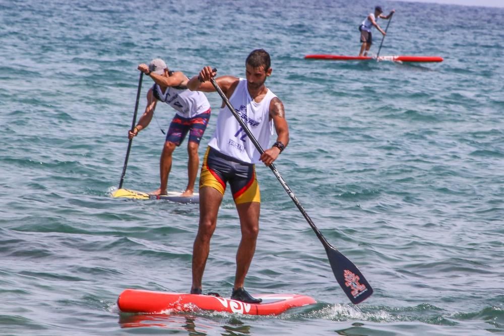 Por mar, de pie, y a remo en Torrevieja