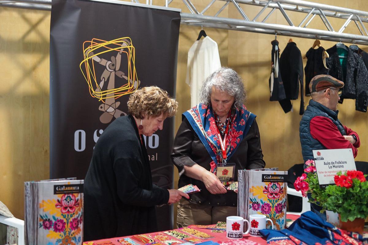 Foro de artesanos para la indumentaria tradicional