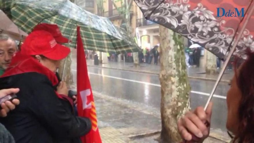 Wolkenbruch unterbricht Mai-Demo auf Mallorca