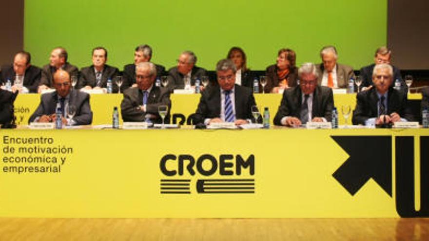 Los miembros del comité ejecutivo de la patronal murciana presidieron la asamblea extraordinaria de la CROEM