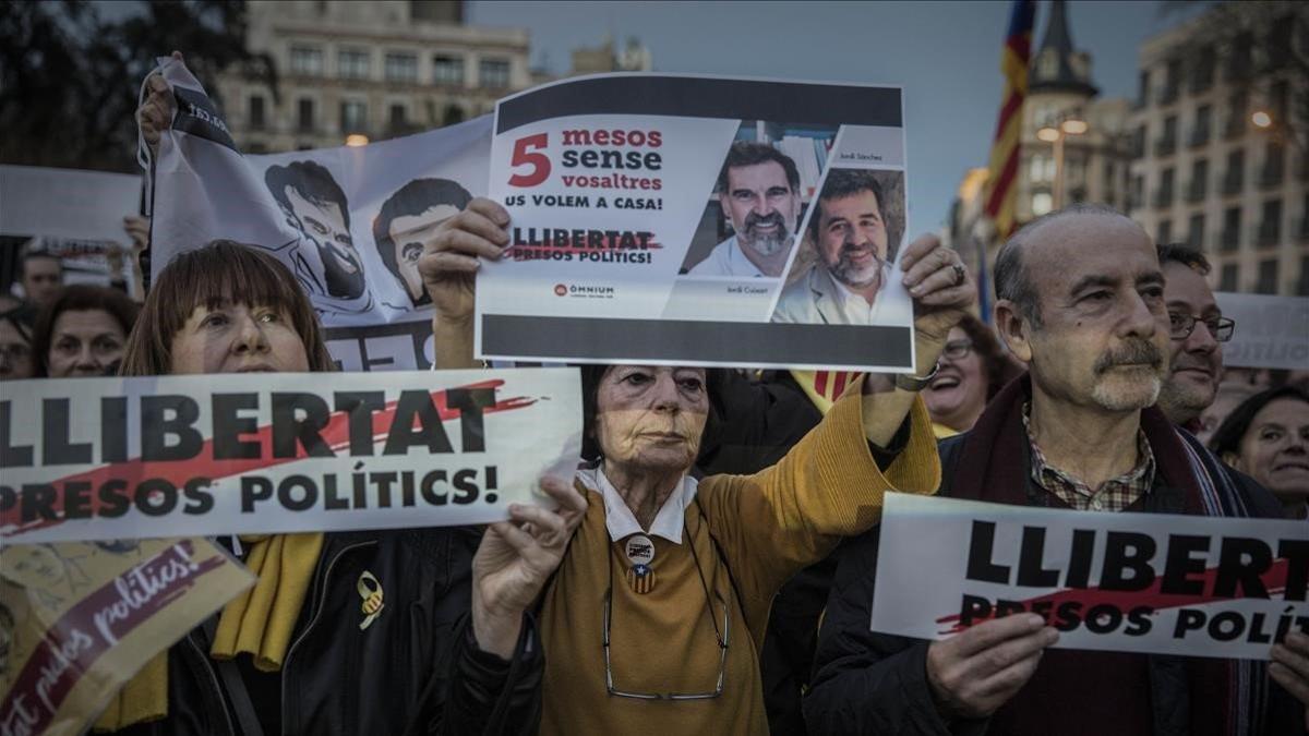 Manifestación en apoyo a los Jordis en Barcelona