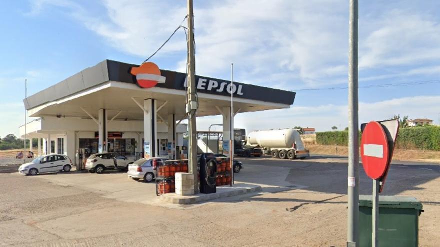 Detenido un segundo varón por el atraco a punta de pistola en la gasolinera de La Albuera