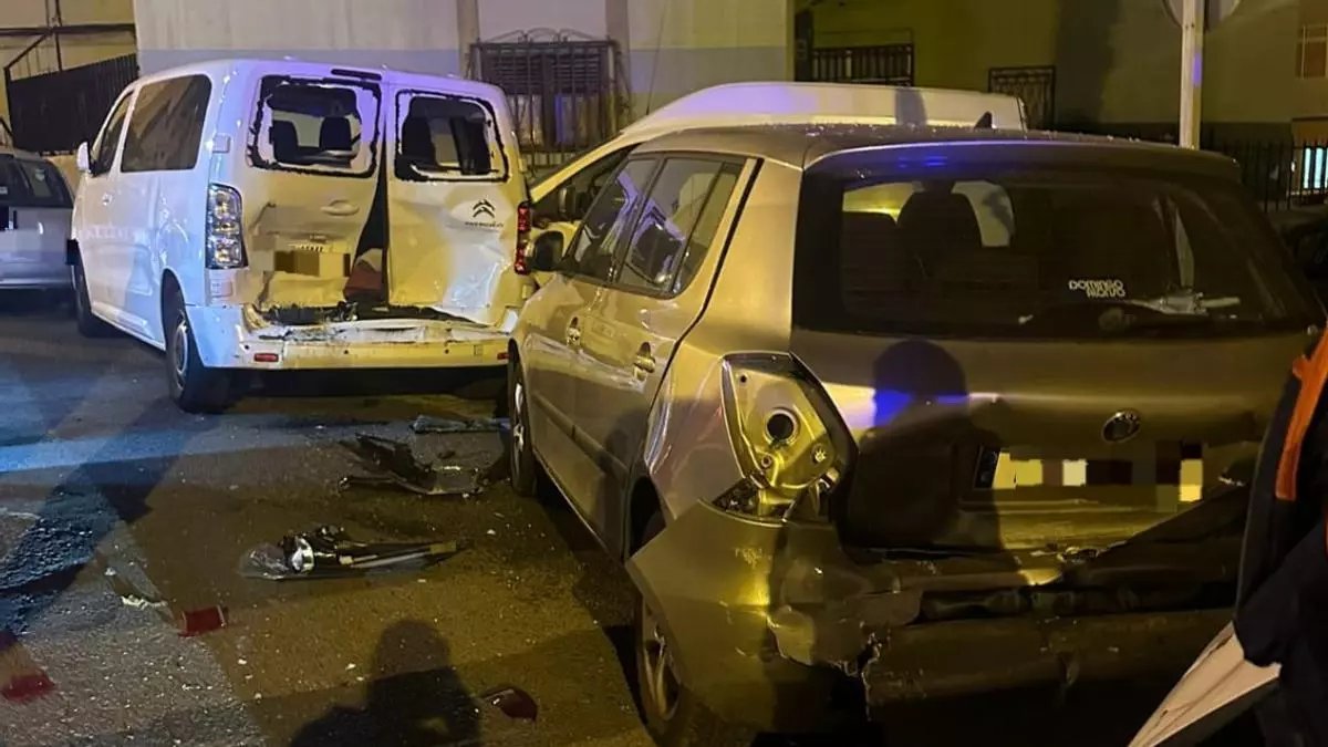 Un conductor ebrio destroza tres coches aparcados en Las Palmas de Gran Canaria