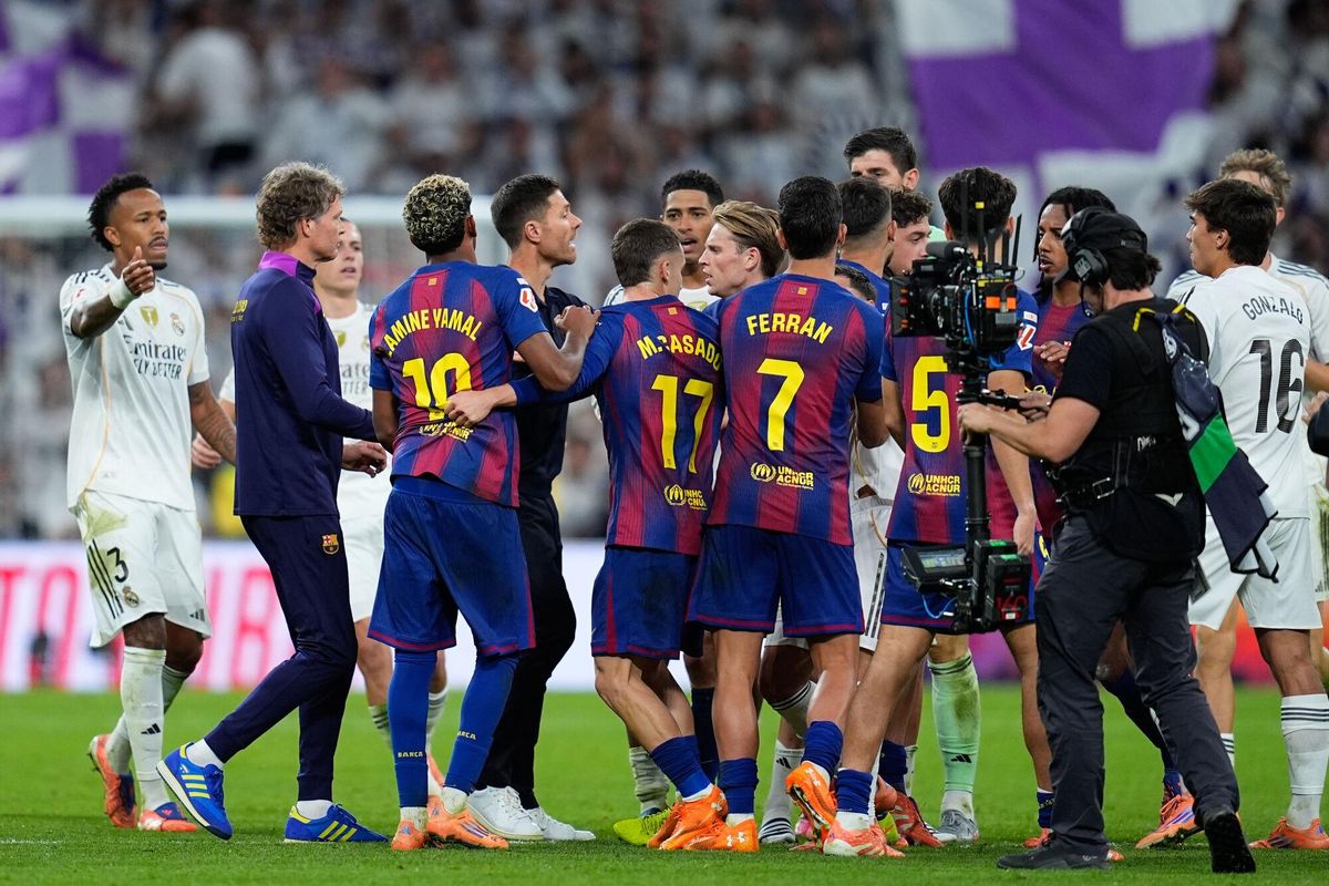 Flick continua amb el Barça desconfigurat Flick continua amb el Barça desconfigurat
