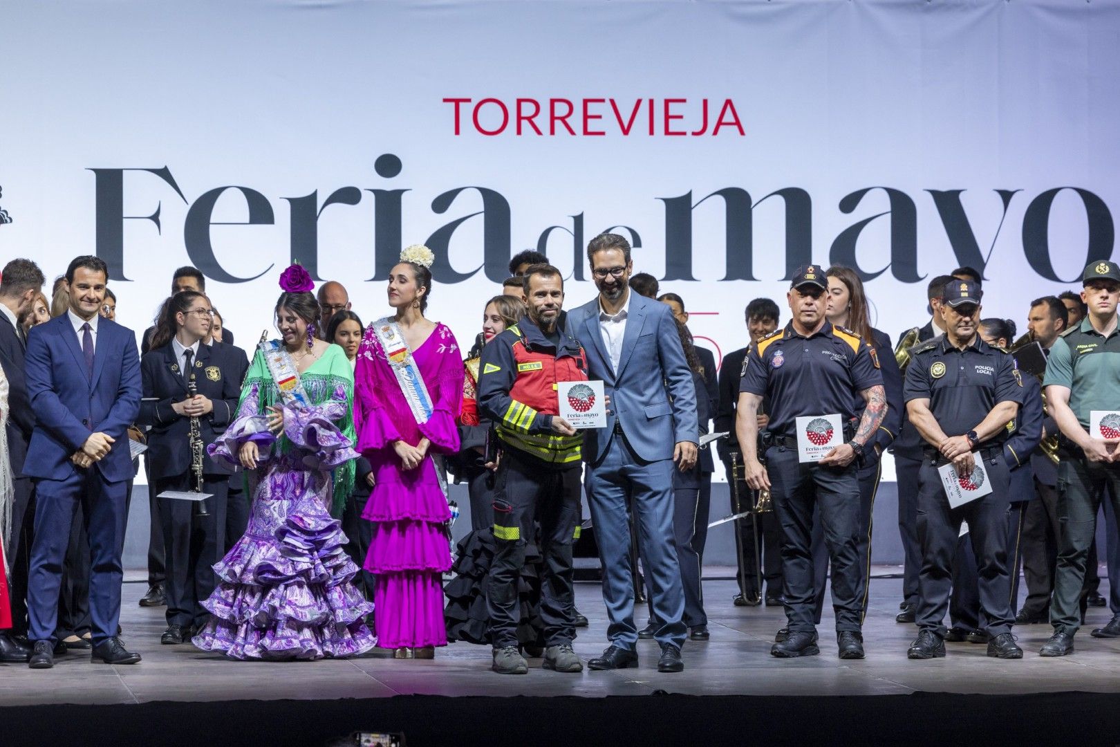 Por sevillanas en la Feria de Mayo de Torrevieja 2025