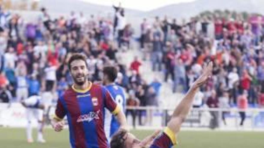 El delantero Piquero promedia un gol cada 93 minutos con el Eldense