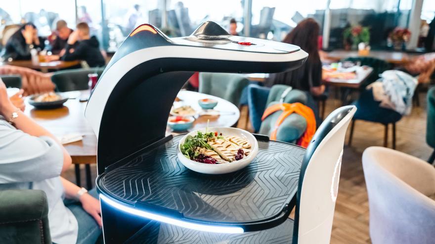 Robots camareros: la nueva realidad en la hostelería
