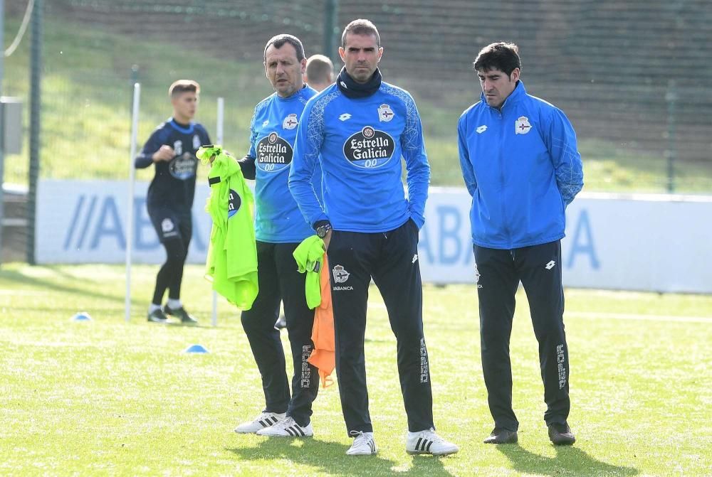 Dos grupos en Abegondo para preparar el encuentro ante el Espanyol