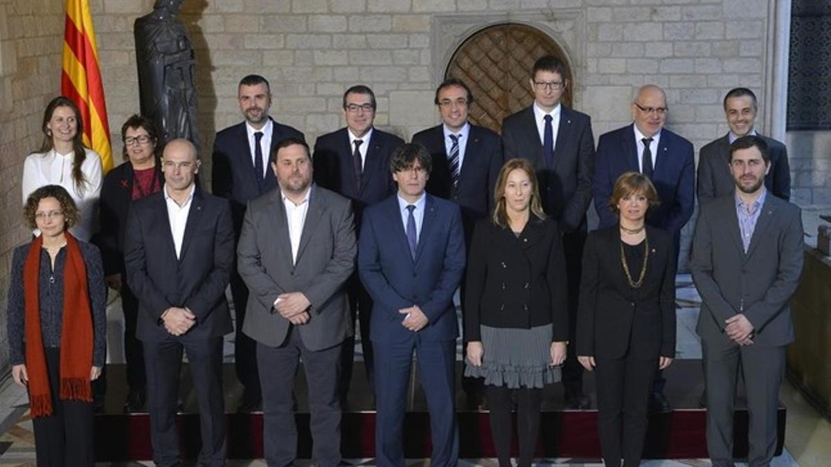 Foto de familia de los nuevos 'consellers' del Govern.
