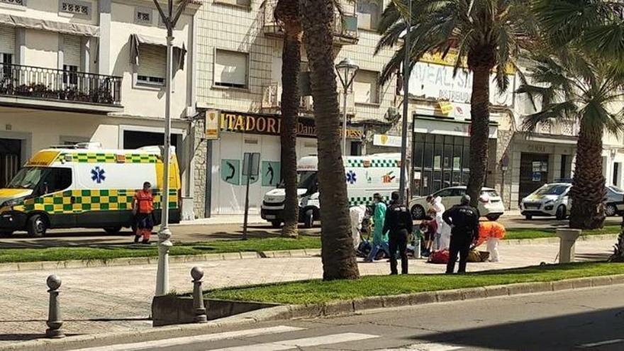 Fallece un varón en la avenida del Pilar de Don Benito