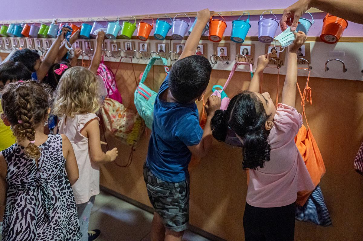 Inicio de curso en una clase de la escuela pública CEIP Castella.