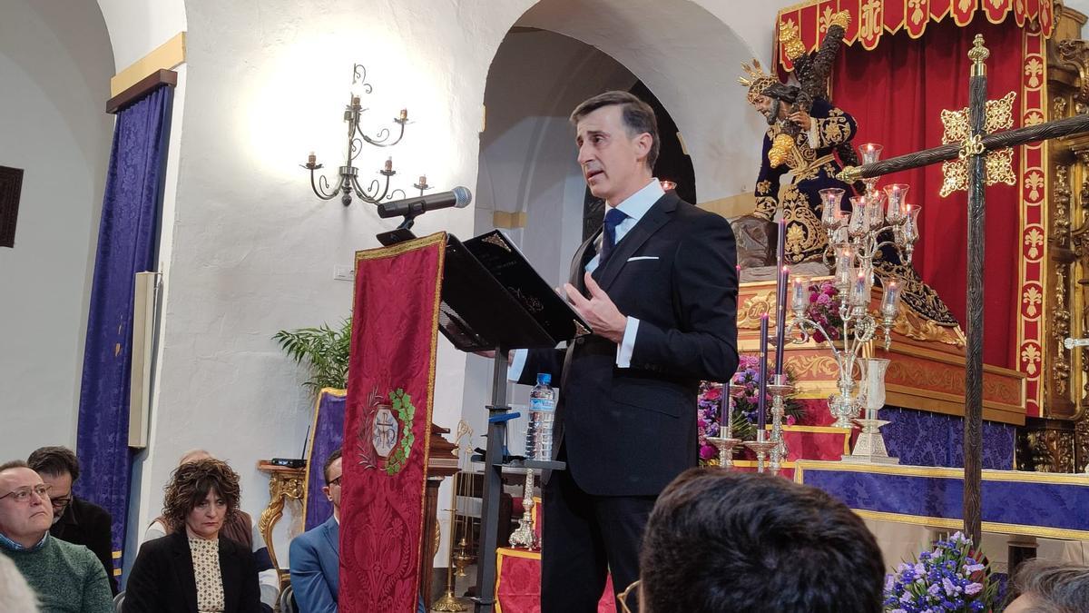 Pascual Bérchez pronuncia un pregón de Semana Santa cargado de sentimiento en Aguilar.