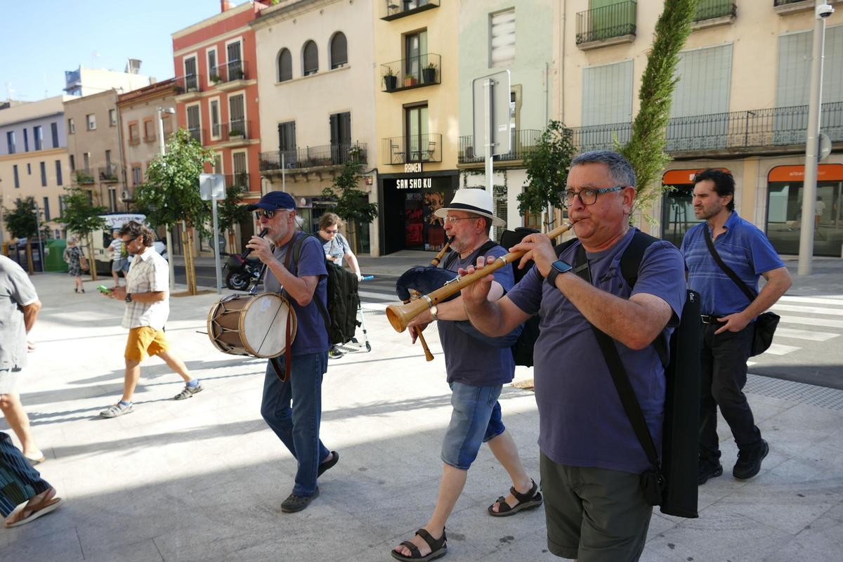EN IMATGES | Figueres rep la Flama del Canigó i la reparteix arreu de l'Alt Empordà