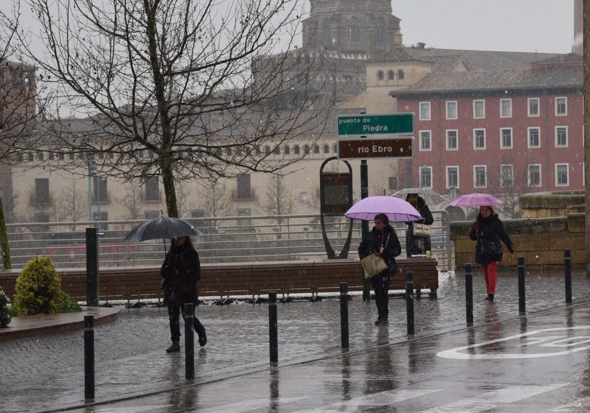 La nieve llega a Zaragoza