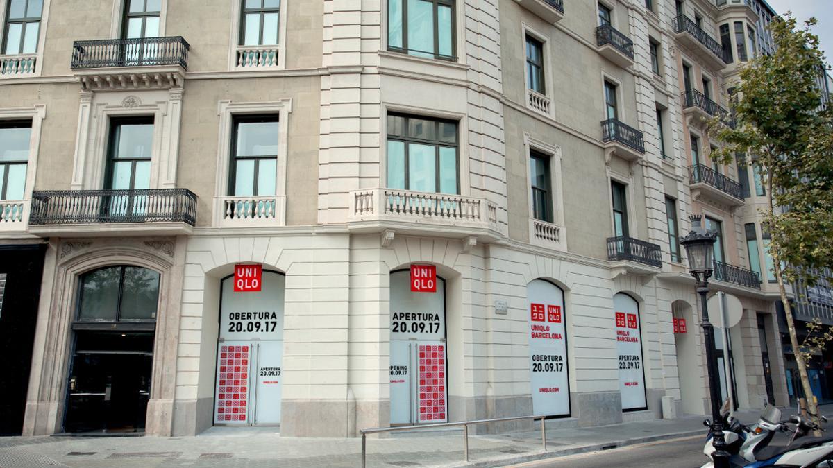 Tienda Uniqlo en el paseo de Gràcia de Barcelona.