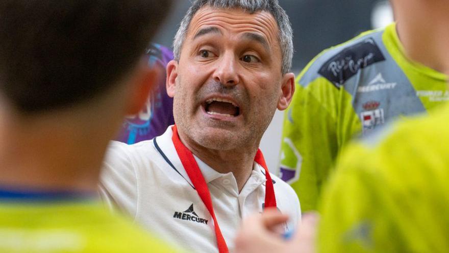 Diego Soto, entrenador del Balonmano Zamora Enamora: &quot;Este triunfo es un soplo de alegría inmensa&quot;