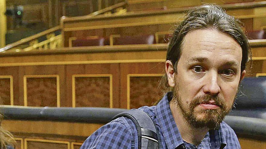 Militantes de Podemos muestran su malestar por la compra del chalé de Iglesias y Montero