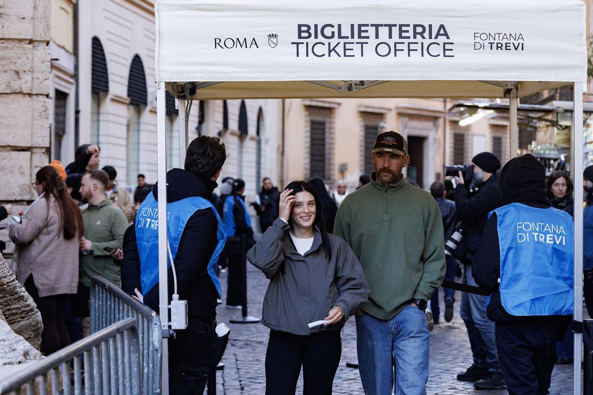 Roma cobra desde este lunes dos euros para ver la Fontana Di Trevi. Roma cobra desde este lunes dos euros para ver la Fontana Di Trevi.