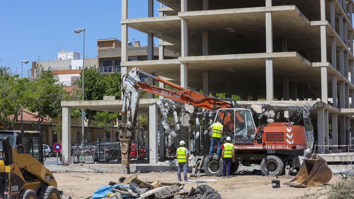 Demolición del edificio.