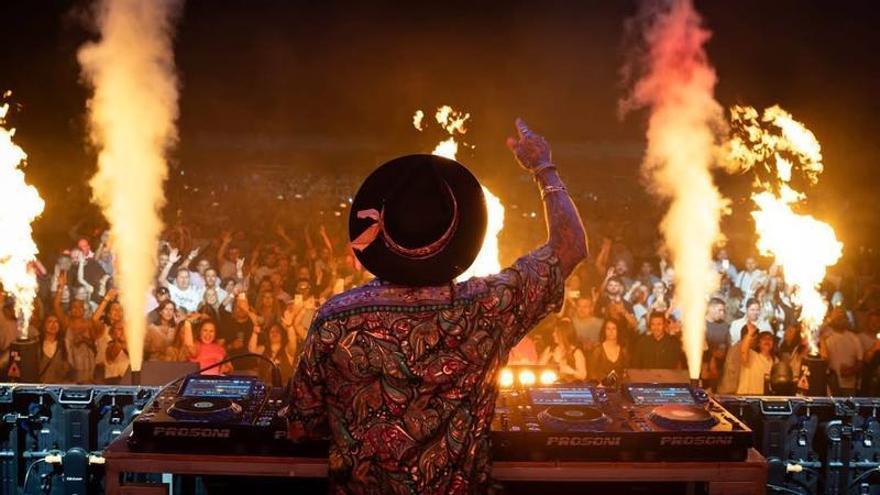 Casar de Cáceres se rinde a la música electrónica: Aarón Sevilla pone a bailar a la Feria Europea de ...