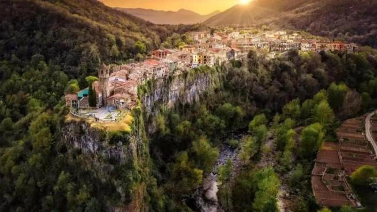 Imatge d'arxiu d'una fotografia de Castellfollit de la Roca