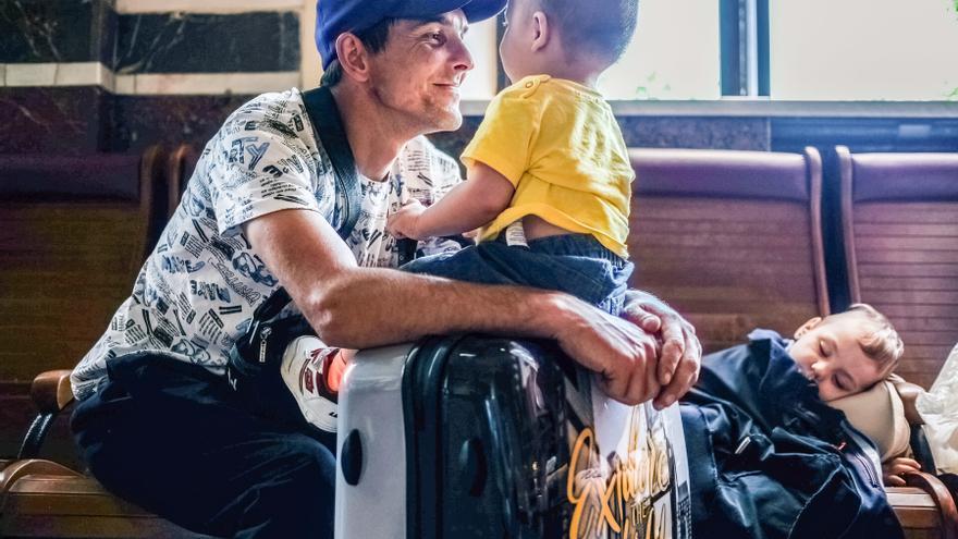 Leópolis recupera poco a poco luz y agua y sus habitantes se adaptan