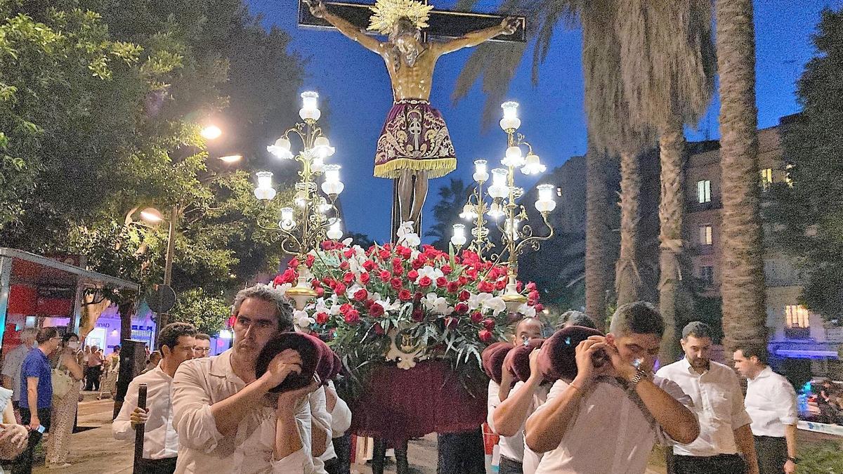 La procesión pone el colofón de las fiestas