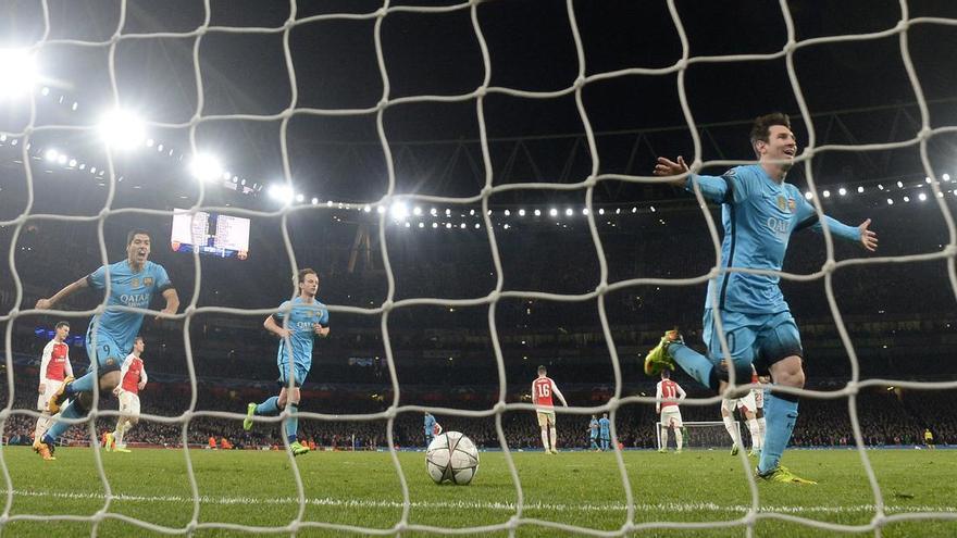 Lionel Messi tras marcar un gol en el partido celebrado en Londres contra el Arsenal el 23 de febrero de 2016
