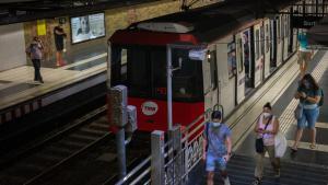 Una parada de la Línea 4 de metro, en Barcelona.