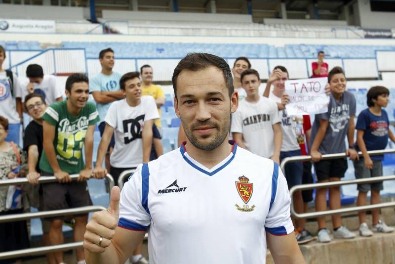 Presentación de Tato con el Real Zaragoza