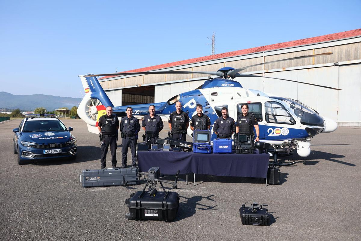EN IMÁGENES: Los medios aéreos con los que la Policía Nacional vigila Asturias desde el cielo en verano EN IMÁGENES: Los medios aéreos con los que la Policía Nacional vigila Asturias desde el cielo en verano
