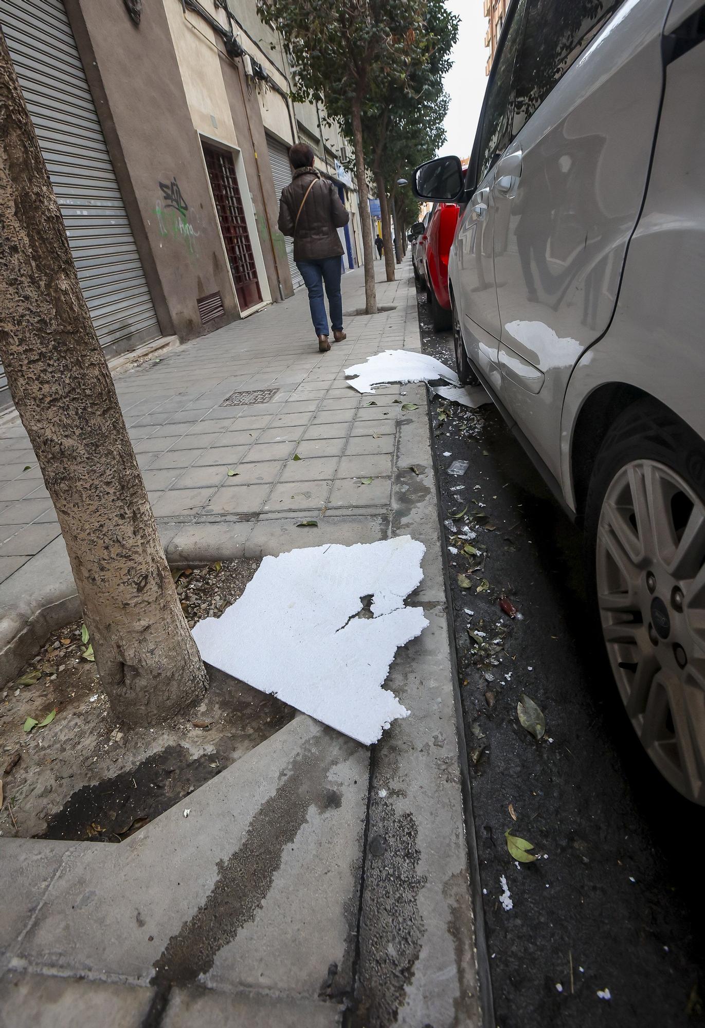 Las palomas y la suciedad toman el barrio de Benalúa