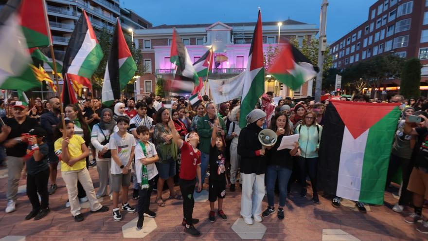 Vídeo: Concentración en apoyo del pueblo palestino en Castelló