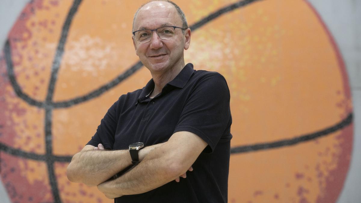 Esteban Albert, responsable de la cantera femenina del Valencia Basket