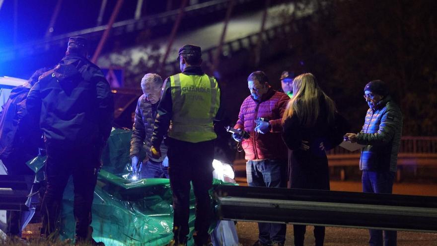 Hablan los testigos del parricidio en Oviedo: &quot;Menudo susto, temí que se viniese detrás de mí&quot;