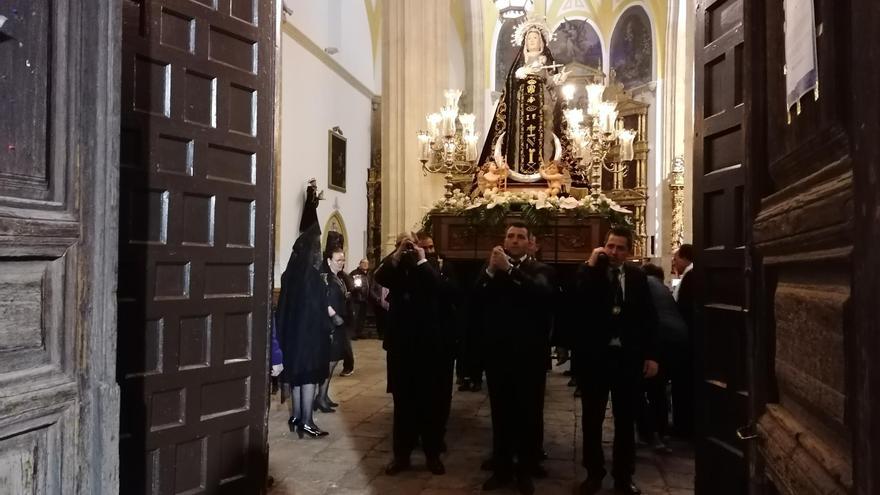 La procesión de la Virgen de los Dolores abre la Pasión de Toro