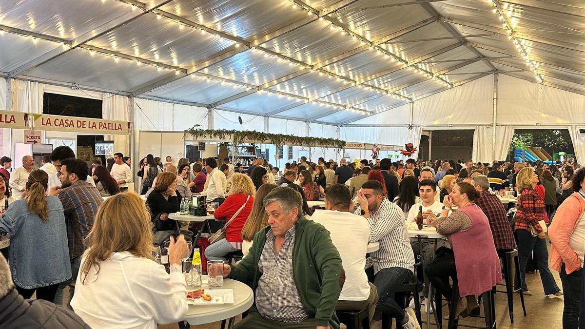 Las carpas gastronómicas han estado prácticamente llenas estos días