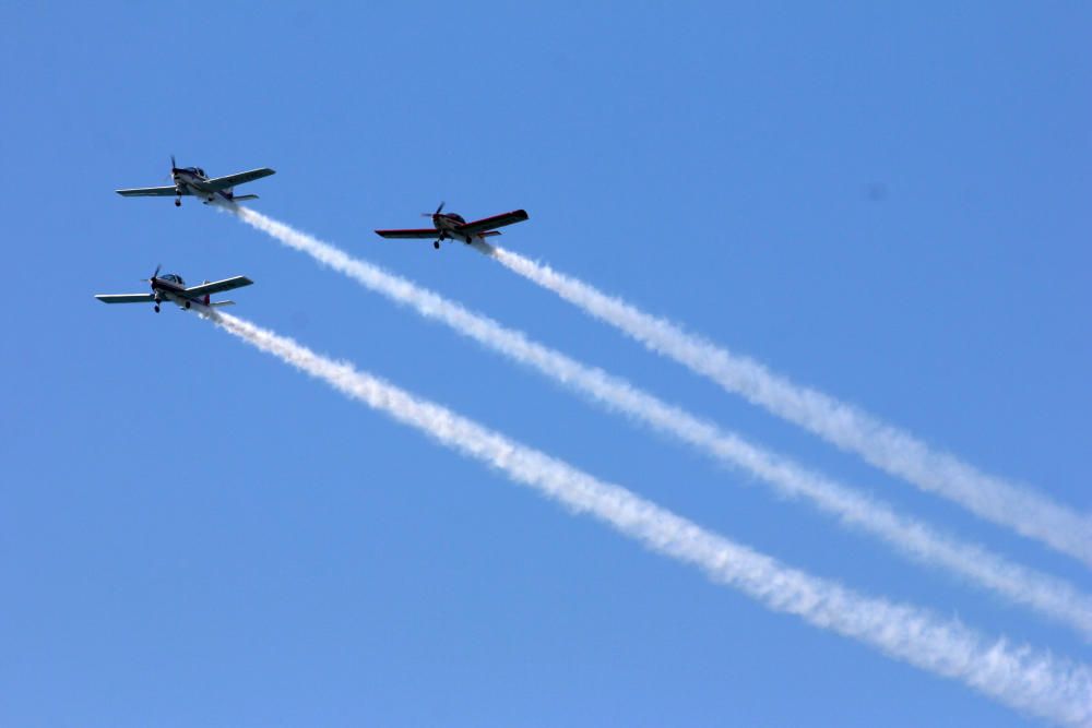 Cazas turcos, el F18 del Ejército del Aire, Vampir, Bucker, las unidades del Aeroclub de Málaga, la Patrulla Plus Ultra, el helicóptero del Cuerpo Nacional de Policía, una unidad de Jorge Macías, los Canadair o la Patrulla Aspa vuelan este domingo